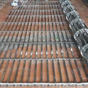 Cua-cuon-khop-thoang-inox-austgrill-1--vuong-_l1874_0