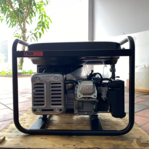Máy Phát Điện Gia Đình 2KW Chạy Xăng Hyundai Đề Nổ Tại VinSunCom
