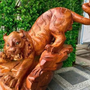 Tượng Mãnh Hổ Rình Mồi C55xR68xS50 Gỗ Hương ViNu Mộc